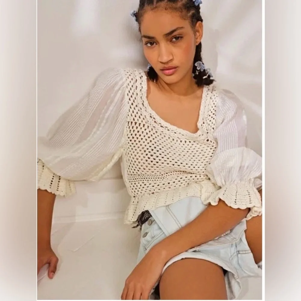 FREE PEOPLE Megan Crochet Cropped Hem Top Size Medium (#5)